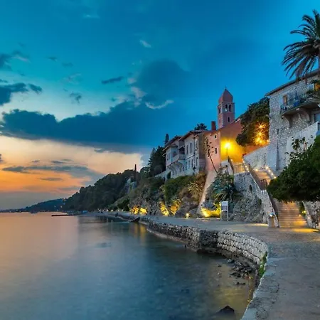 Vilă Luxury Mar With Infinity Pool In Rab