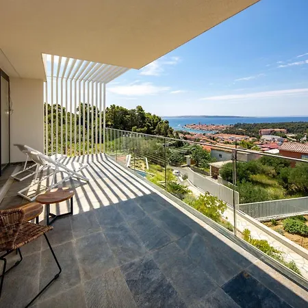 Vilă Luxury Mar With Infinity Pool In Rab *