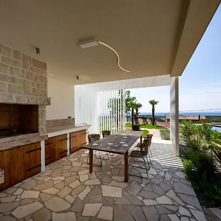 Luxury Mar With Infinity Pool In Rab Palit