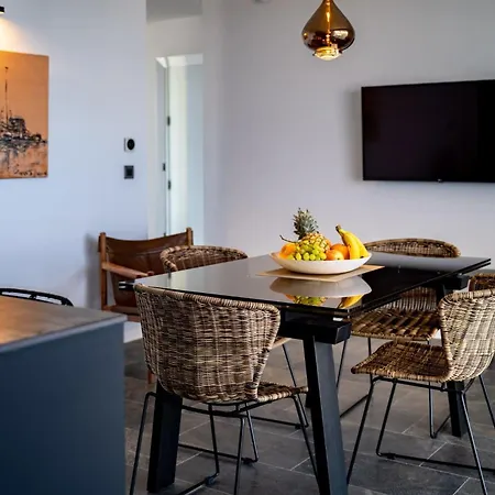 Luxury Mar With Infinity Pool In Rab Vilă