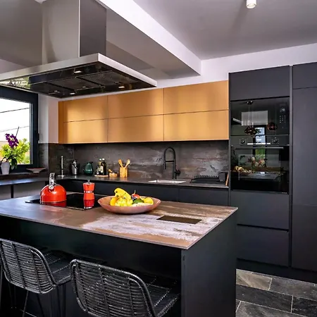 Villa Luxury Mar With Infinity Pool In Rab *