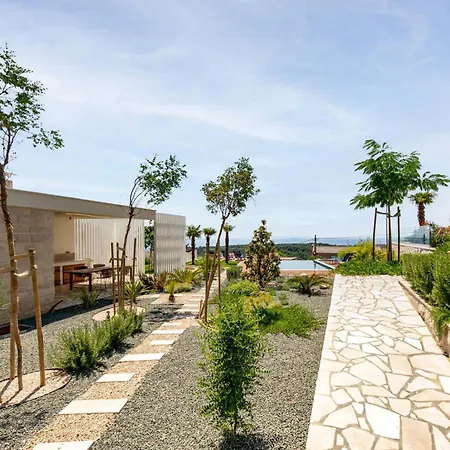 Luxury Mar With Infinity Pool In Rab Villa Palit