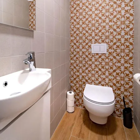 Luxury Mar With Infinity Pool In Rab Vilă *