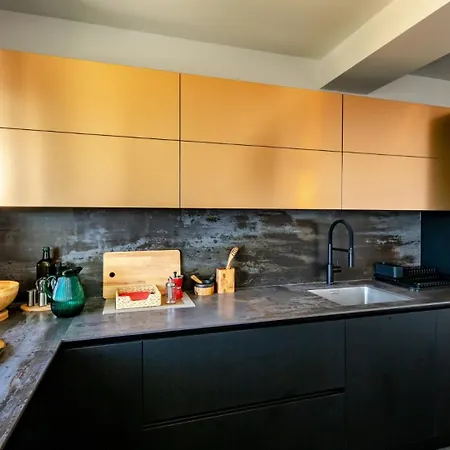 Luxury Mar With Infinity Pool In Rab