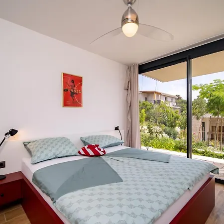 Luxury Mar With Infinity Pool In Rab * Palit