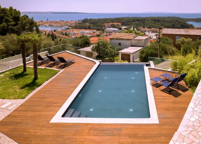 Luxury Mar With Infinity Pool In Rab * Palit