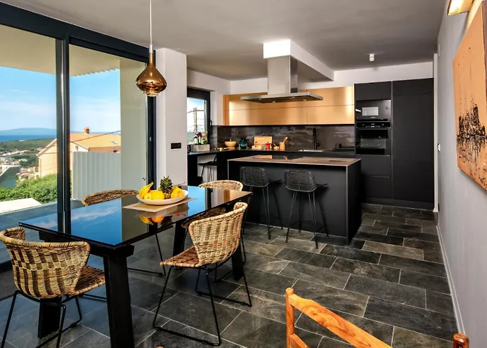 Luxury Mar With Infinity Pool In Rab Vila *