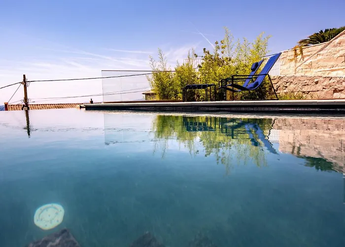 Luxury Mar With Infinity Pool In Rab Vila