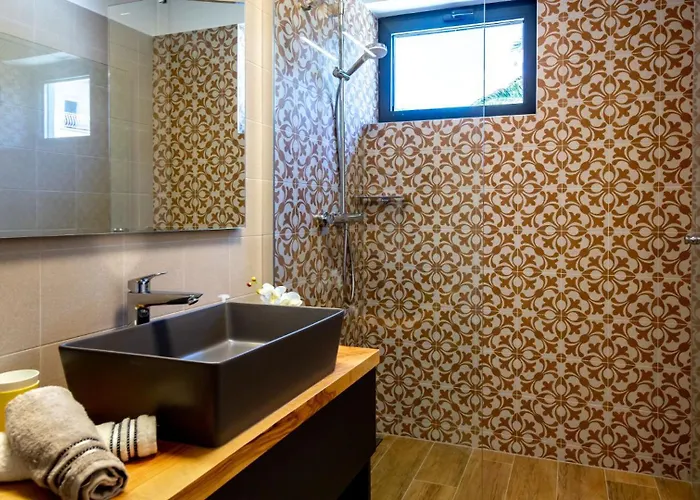 Vila Luxury Mar With Infinity Pool In Rab Palit