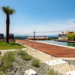 Βίλα Luxury Mar With Infinity Pool In Rab Palit