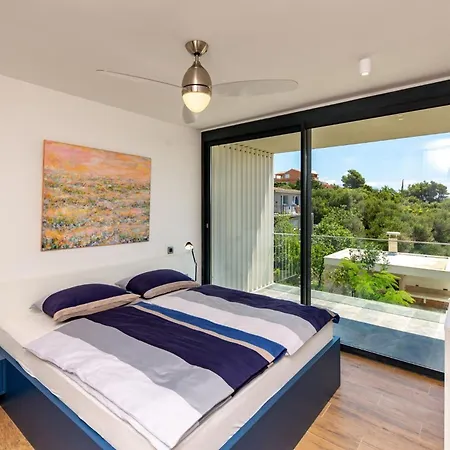 Villa Luxury Mar With Infinity Pool In Rab Palit