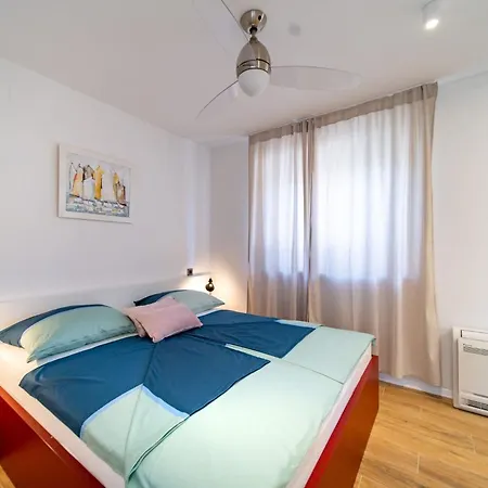 Luxury Mar With Infinity Pool In Rab * Palit