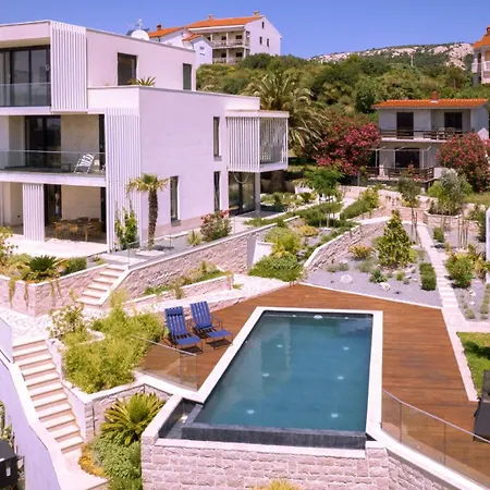 Luxury Mar With Infinity Pool In Rab Palit