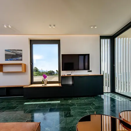 别墅 Luxury Mar With Infinity Pool In Rab Palit