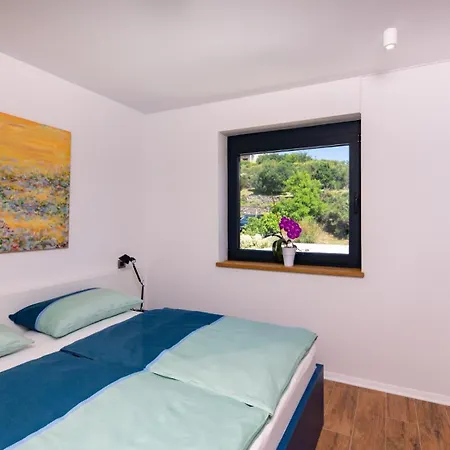 Luxury Mar With Infinity Pool In Rab Villa