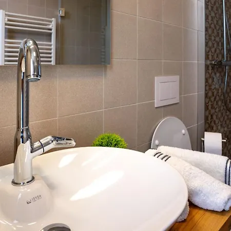 Luxury Mar With Infinity Pool In Rab Villa