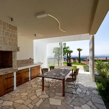 Luxury Mar With Infinity Pool In Rab Villa *