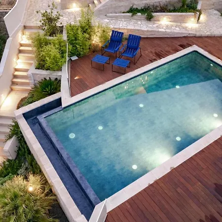 Luxury Mar With Infinity Pool In Rab *