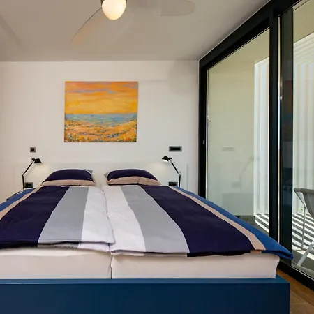 Luxury Mar With Infinity Pool In Rab Vila Palit