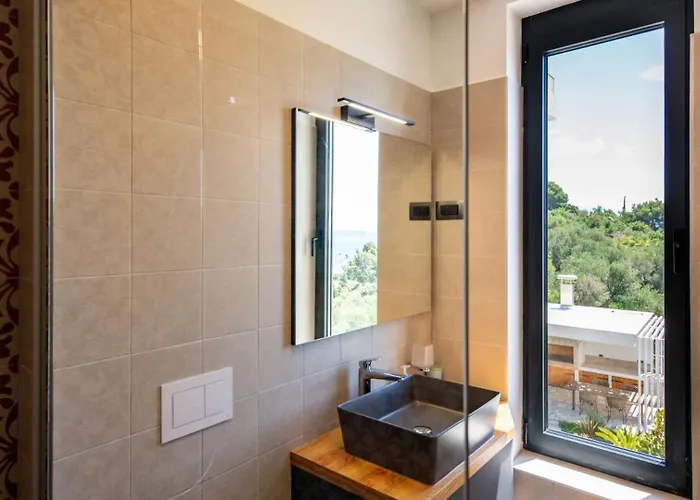 Luxury Mar With Infinity Pool In Rab 别墅 *